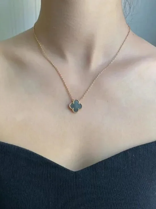 Authentic Van Cleef & Arpels 18K Yellow Gold Necklace - Picture 10 of 12